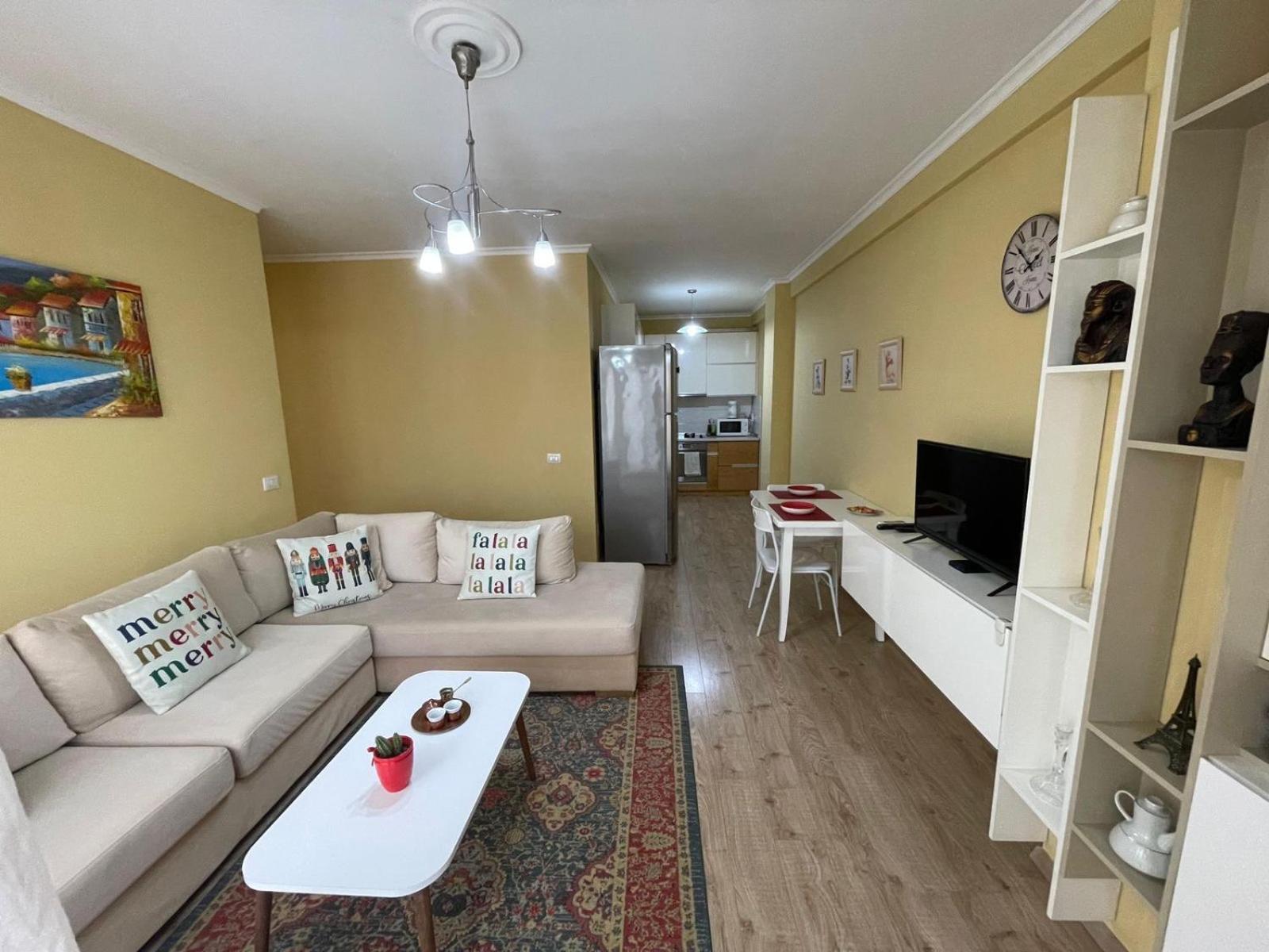 Ergi'S Host Apartment Tirana Eksteriør billede